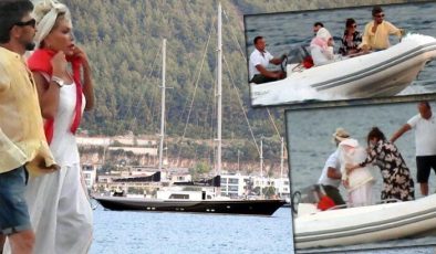 Ajda Pekkan lüks teknesiyle Bodrum tatilinde!