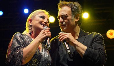 Muazzez Ersoy ve Kutsi, Balıkesir’de aynı sahnede
