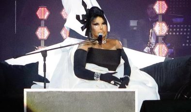 Diva konserinde sema gösterisi
