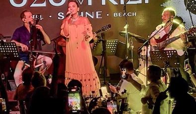Rubato konserinde Demet Akalın sürprizi