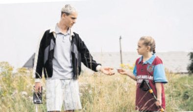 Biri gelir ve baban olduğunu söyler