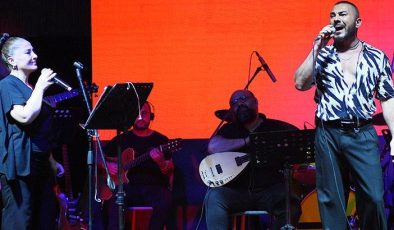Çeşme’de gergin Rober Hatemo konseri! ‘Kim size ‘başlayın’ dedi’