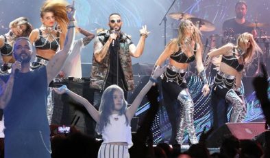 Kuruçeşme Açıkhava’da Gökhan Özen izdihamı! Yedi yıl aradan sonra ilk konser