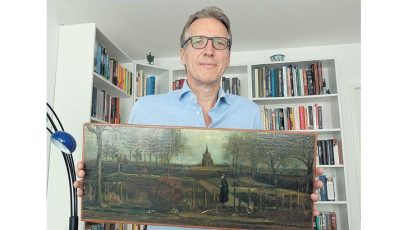 Sanat dedektifi görevinin başında