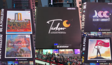 Vatan Sevgisiyle Yeşeren Başarı: Türkçev Çevre, Times Meydanı’nda Türkiye’nin 100. Yılını Kutladı!