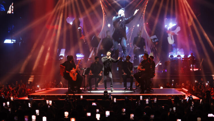 Tarkan İstanbul’da sahneye çıktı